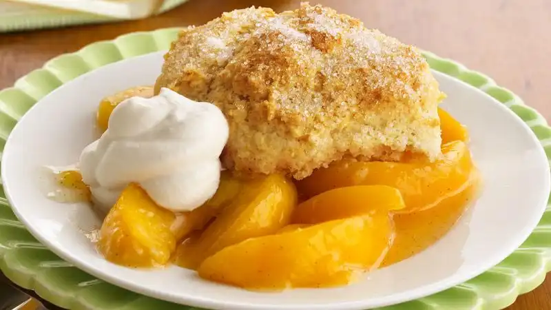 Cinnamon Toast Crunch Peach Cobbler